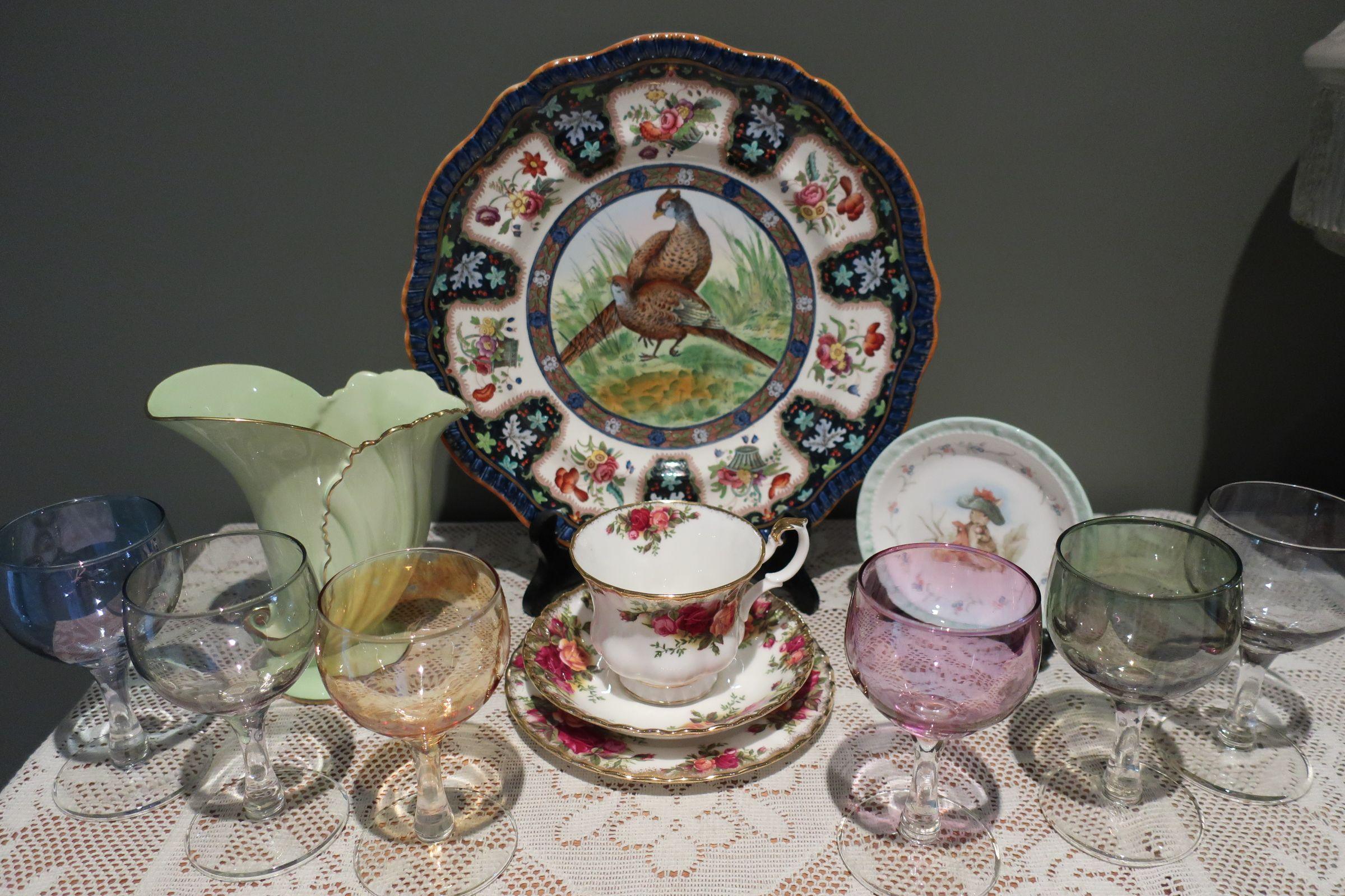 Sneak Peek For The Week – Royal Albert, Antique Spode, Carlton ware, Vintage Harlequin Glassware