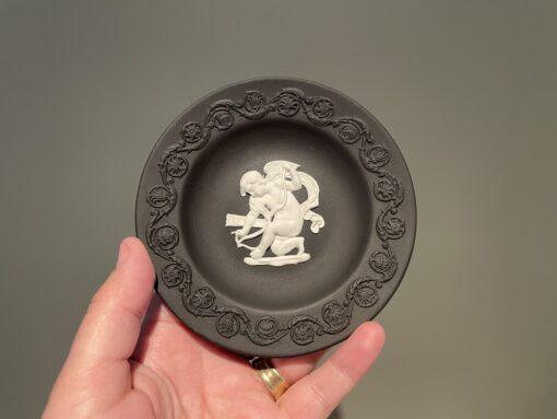 Lovely Wedgwood Jasperware Black Basalt Trinket Dish - Cupid Stringing His Bow
