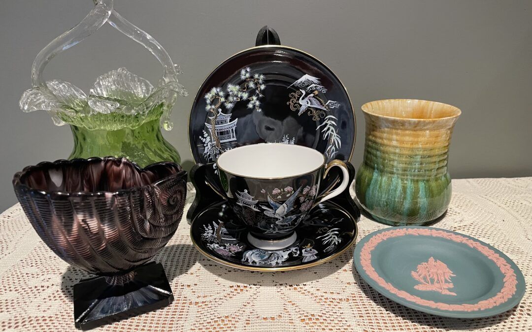 Sneak Peek For The Week – Victorian Glass, Wedgwood, Royal Albert, Aussie Pottery