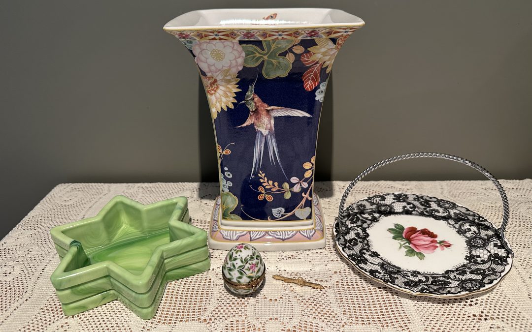 Sneak Peek For The Week – Spode, Royal Albert, Slag Glass, Art Deco Gold Key Brooch, Limoges