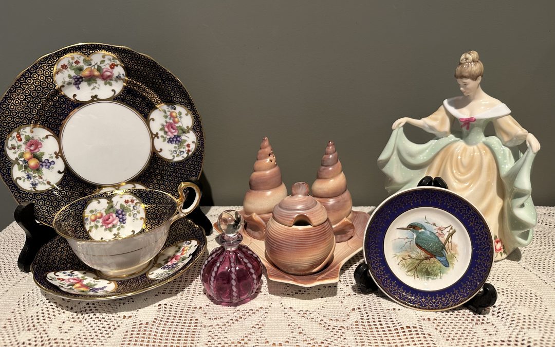 Sneak Peek For The Week – Aynsley Heavily Gilt Trio, Carlton Ware Cruet Set, Royal Albert Figurine, Julio Santos Signed Perfume Bottle, Weatherby Kingfisher Mini Plate