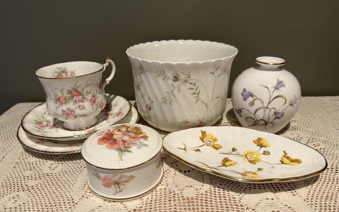 Sneak Peek For The Week – Wedgwood Jardiniere, Spode Posy Vase And Trinket Tray, Paragon Trio, And An English Trinket Box