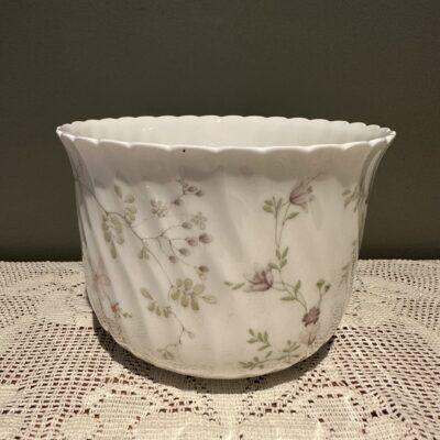 Wedgwood Campion Dainty Floral Jardiniere / Cache Pot