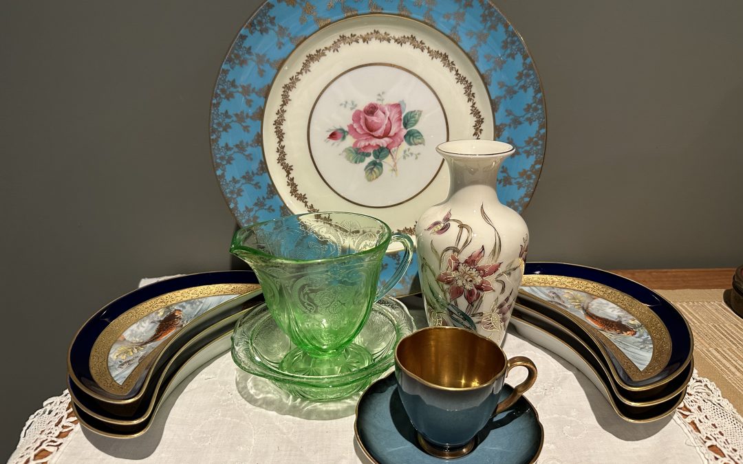 Sneak Peek For The Week – Paragon Dinner / Cabinet Plate, Zsolnay Hand Painted Vase, Hazel Atlas Uranium Glass Jug And Bowl, Carlton Ware Bleu Royale Demitasse Duo’s, Continental Set Of Six Crescent Shaped Koi Side Plates