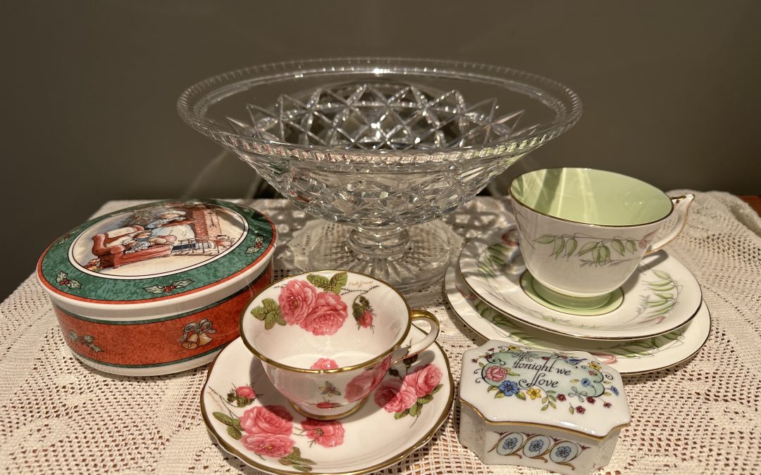 Sneak Peek For The Week – Start Crystal Fruit Bowl, Foley Century Rose Demitasse, Franklin Porcelain Miniature Music Box, Villeroy Boch Large Foxwood Tales Christmas Trinket Box, Aynsley Vintage Mint Green Trio With Grasses Pattern