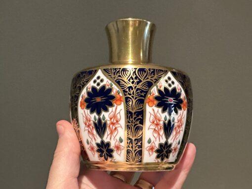Royal Crown Derby Old Imari Solid Gold Bands Squat Vase - Image 3