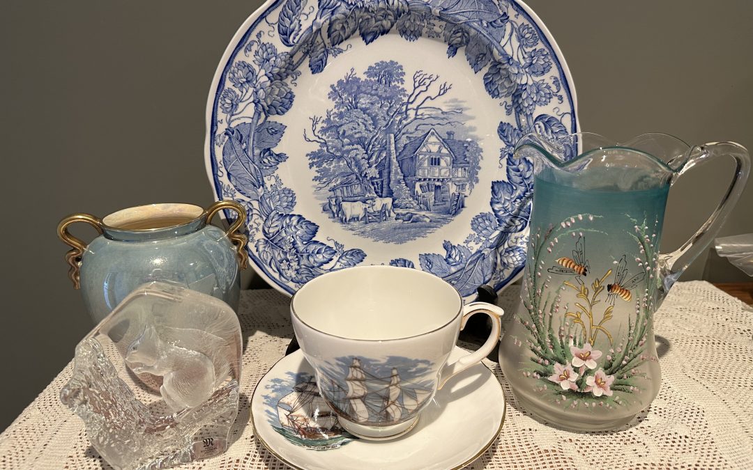 Sneak Peek For The Week – Victorian Hand Painted Jug, Spode Blue Room Plate, Carlton Ware Art Deco Vase, Mats Jonasson Boxed Squirrel Sculpture, Duchess Breakfast Cup And Saucer Duo