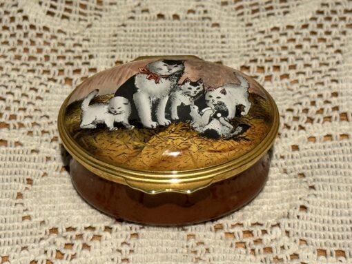 Halcyon Days Smithsonian Trinket / Pill / Bonbonierre - Mother Cat With Kittens