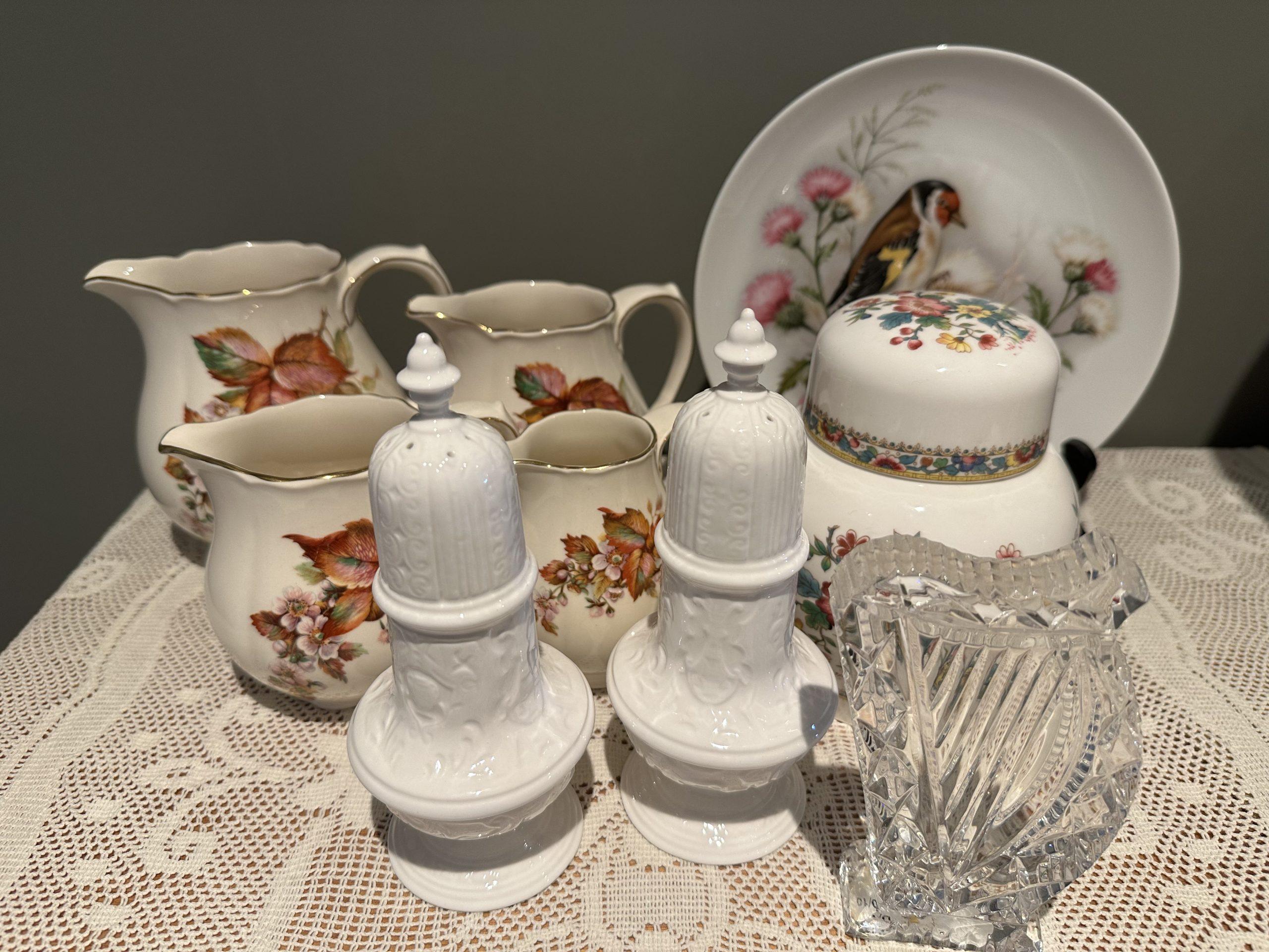 Sneak Peek For The Week – Royal Doulton Graduated Jugs, Waterford Crystal Harp Figurine, Kaiser Gold Finch Display Plate, Crown Staffordshire Surrey Collection Salt And Pepper Set, Coalport Ming Rose Ginger Jar