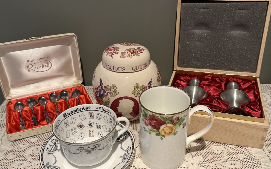 Sneak Peek For The Week – Rodd Silver Plated Coffee Spoons, Selangor Pewter Boxed Salt And Pepper Set, Royal Albert Old Country Roses Coffee Mugs, Mason’s Queen Elizabeth Silver Jubilee Ginger Jar, Grosvenor Jackson And Gosling Cup Of Knowledge Duo