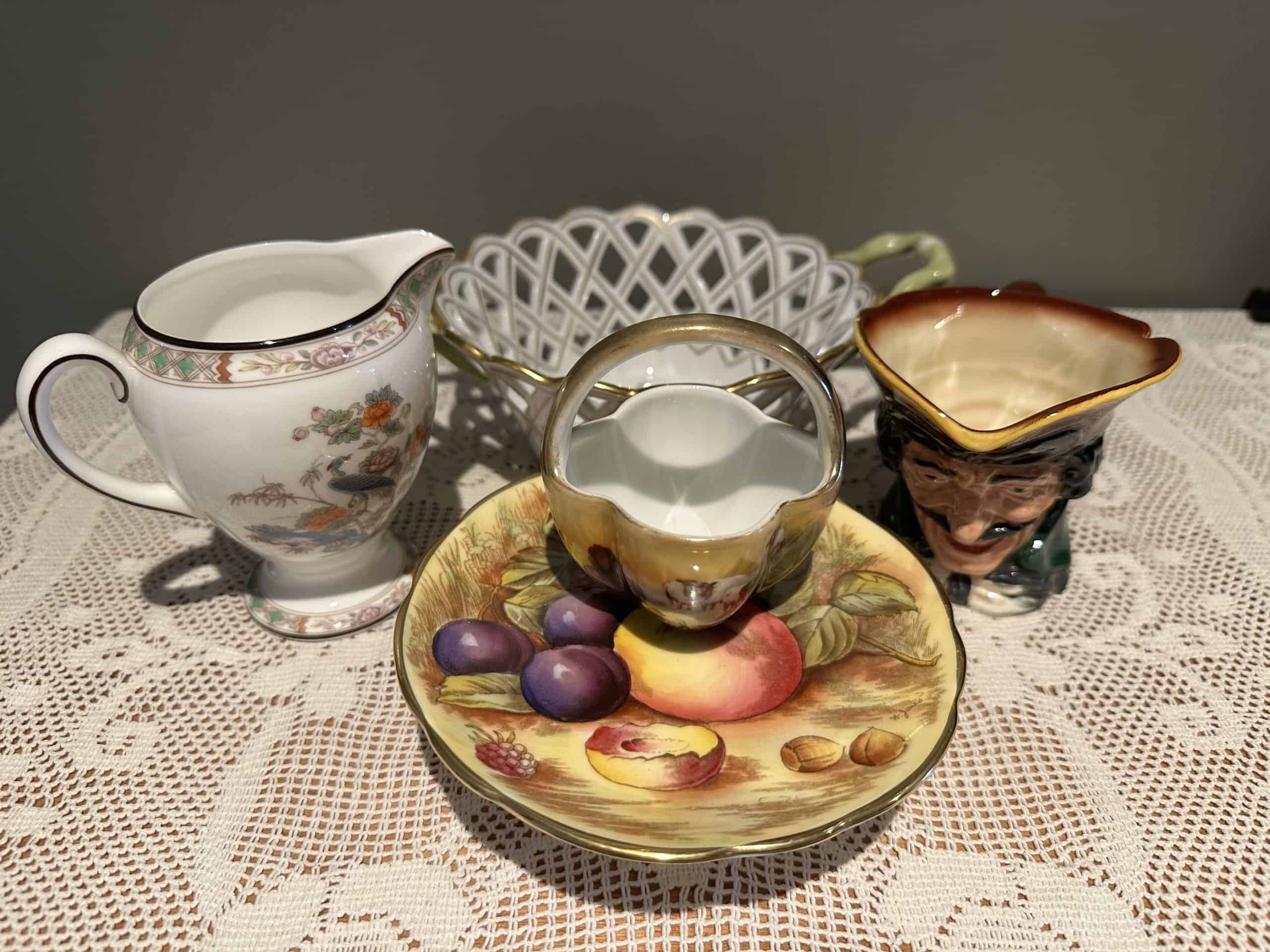 Sneak Peek For The Week – Large Herend Basket Bowl, Royal Doulton Small Dick Turpin Character Jug, Doris Jones Aynsley Small Footed Comport Or Bonbon Dish, Royal Bayreuth Small Sheep Pattern Basket, Wedgwood Kutani Crane Pedestal Creamer