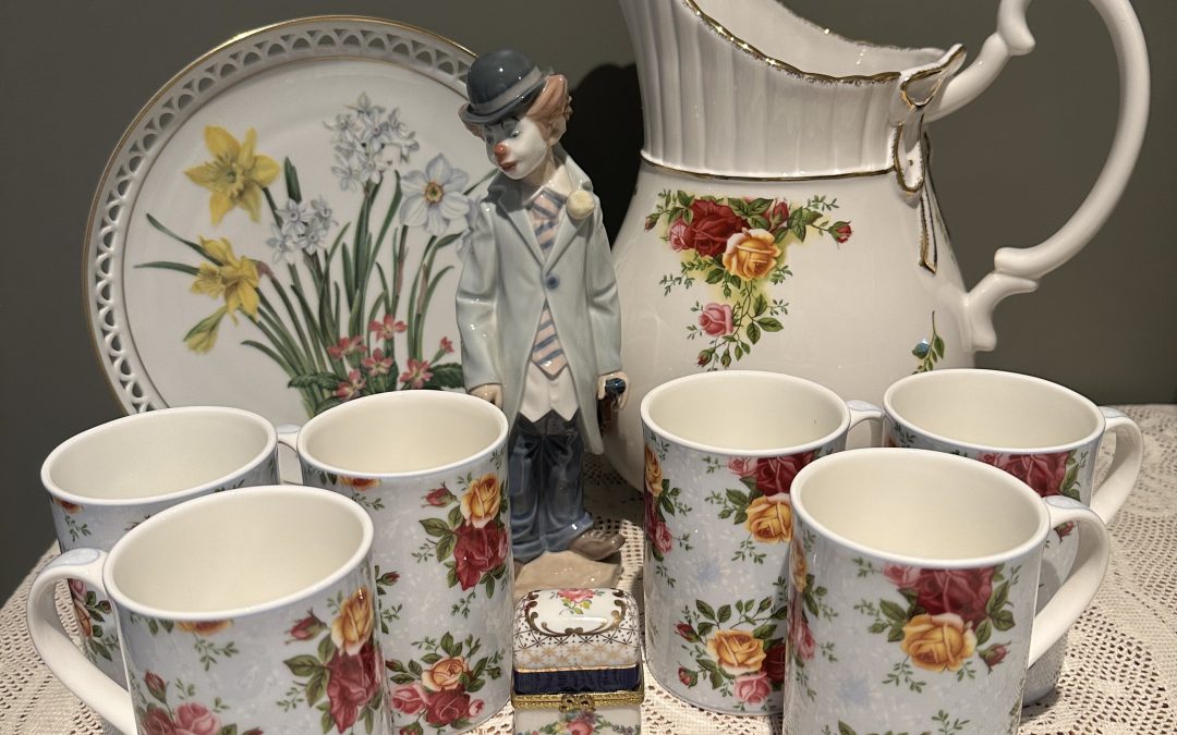 Sneak Peek For The Week – Royal Albert Huge Ribbon Jug And Set Of Six Blue Damask Mugs, Lladro Circus Sam Clown Figurine, Bing And Grondahl Superb Floral Plate, Past Times Miniature Scent Bottles In Floral Casket