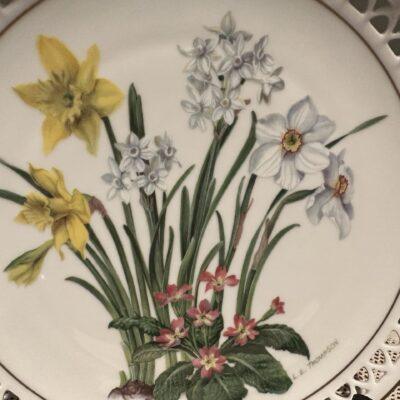Bing And Grondahl Country Garden Calendar Plate - March - Daffodils / Jonquils