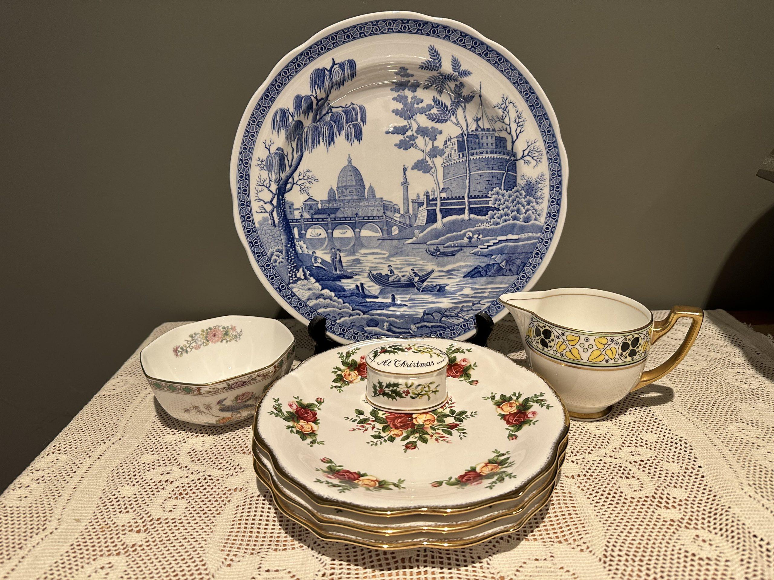 Sneak Peek For The Week – Spode Rome Display Plate, Royal Doulton Art Deco Creamer, Crown Staffordshire Christmas Trinket Box, Wedgwood Kutani Crane Sugar / Sauce / Relish Bowl, Royal Albert Old Country Roses Scalloped Serving Plate