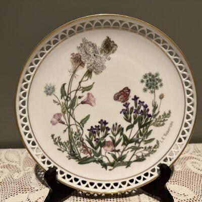 Bing And Grondahl Country Garden Calendar Plate - October - Queen Annes Lace / Gentians