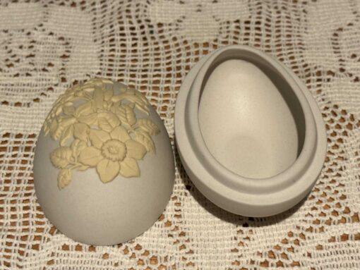 Rare Wedgwood Collectors Society Jasperware Primrose Egg Trinket Box - Limited Edition - Image 2