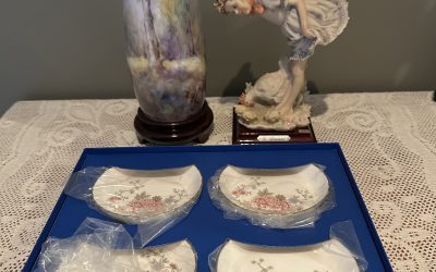 Sneak Peek For The Week – Royal Doulton Canton Coasters, Giuseppe Armani Girl With Chickens Figurine, Nancy Graham Hand Painted Australiana Vase On Stand