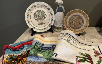 Sneak Peek For The Week – Nao ‘Cheer Me Up’ Girl With Poodle Figurine, Peter Minko Bendigo Potter Gilt Plate, Spode ‘Holly And Ivy’ Xmas Plate, And Three More Lovely Vintage Tea Towels