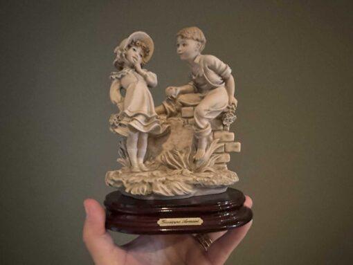 Vintage Giuseppe Armani Figurine - Tender Gift - Boy Giving Girl An Apple - Image 3