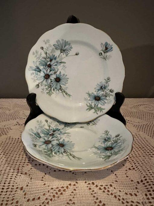 Stunning Royal Albert Vintage Trio - Aqua Blue With Daisies And Gilt Trim - Image 5