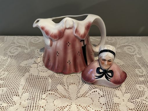 Stunning Tony Wood Little Old Lady Teapot In Dark Pink - Image 3