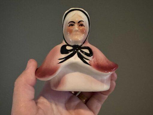 Stunning Tony Wood Little Old Lady Teapot In Dark Pink - Image 4