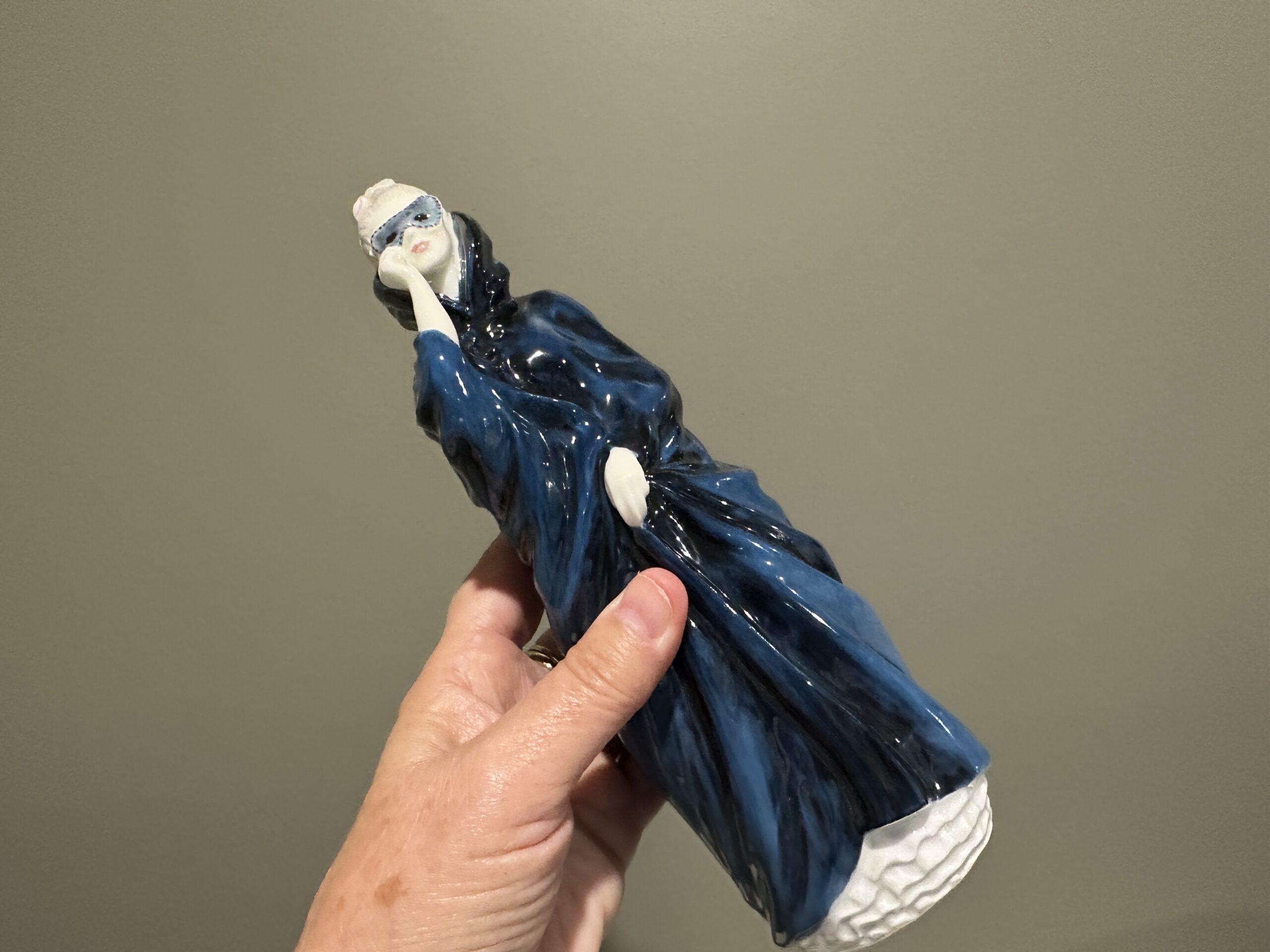 Stunning Royal Doulton Vintage Figurine - Masque HN2554 - Image 4