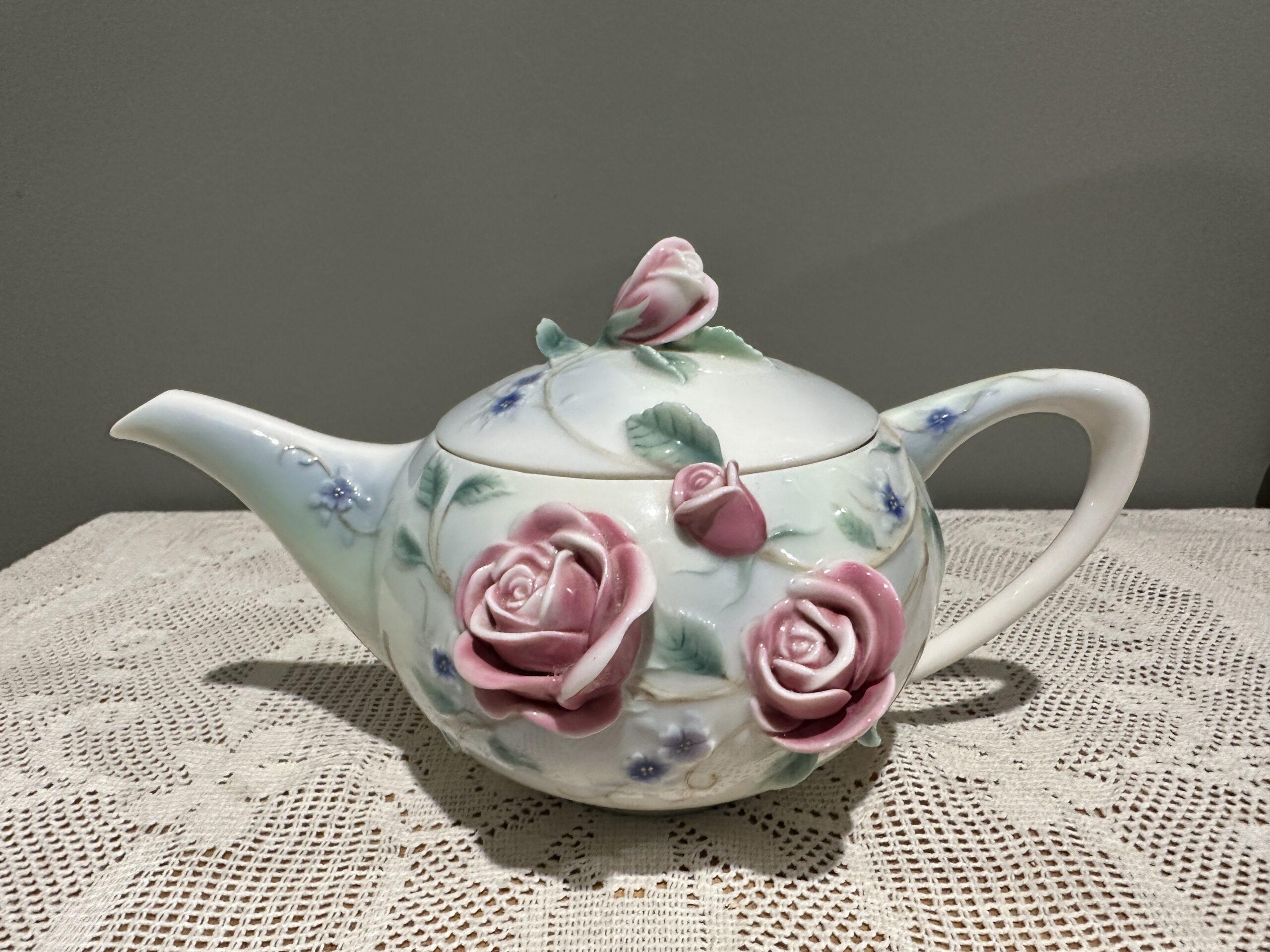 Franz 3d Sculptural Teapot - English Garden Rose