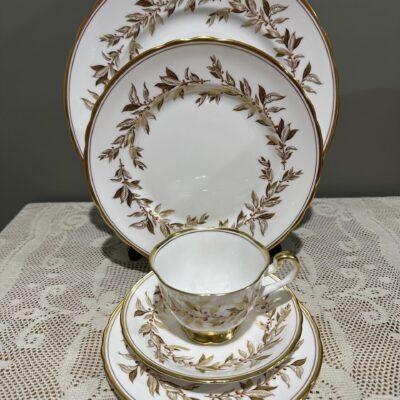 Royal Chelsea Richly Gilt Almond Willow 5pc Dinner Place Setting For One