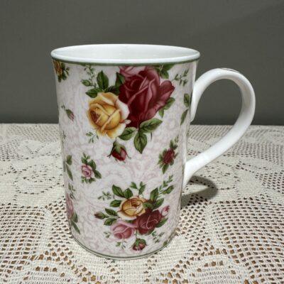 Royal Albert Mug - Soft Pink Lace - Old Country Roses - Green Trim