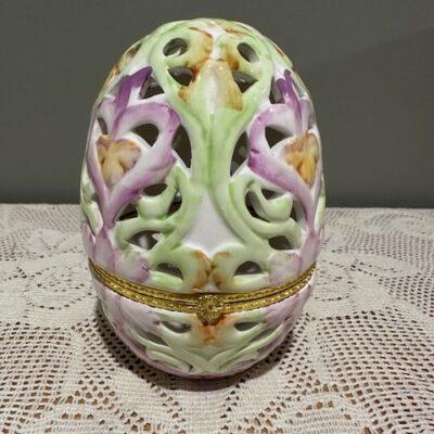Villeroy Boch Large Decorative Egg Trinket Box - Reticulated And Hand Painted