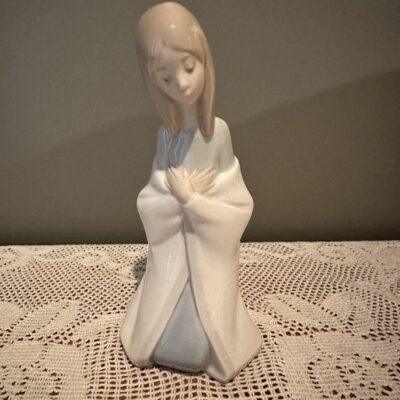 Lovely Lladro Bedtime Prayers Figurine