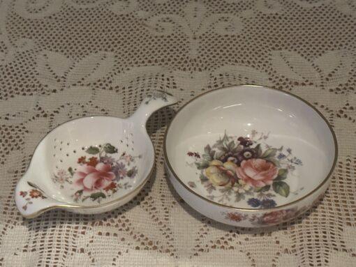 Royal Crown Derby 'Derby Posies' Tea Strainer And Bowl - Image 2