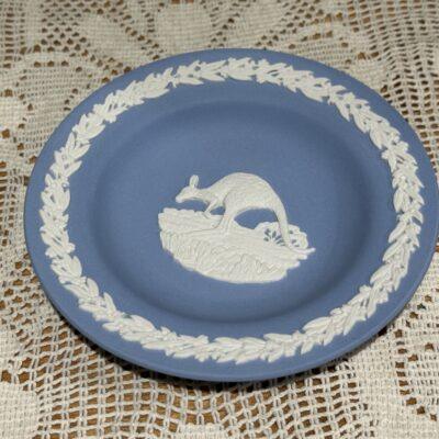 Wedgwood Jasper Ware Small Round Tray - Kangaroo - White On Blue - Boxed