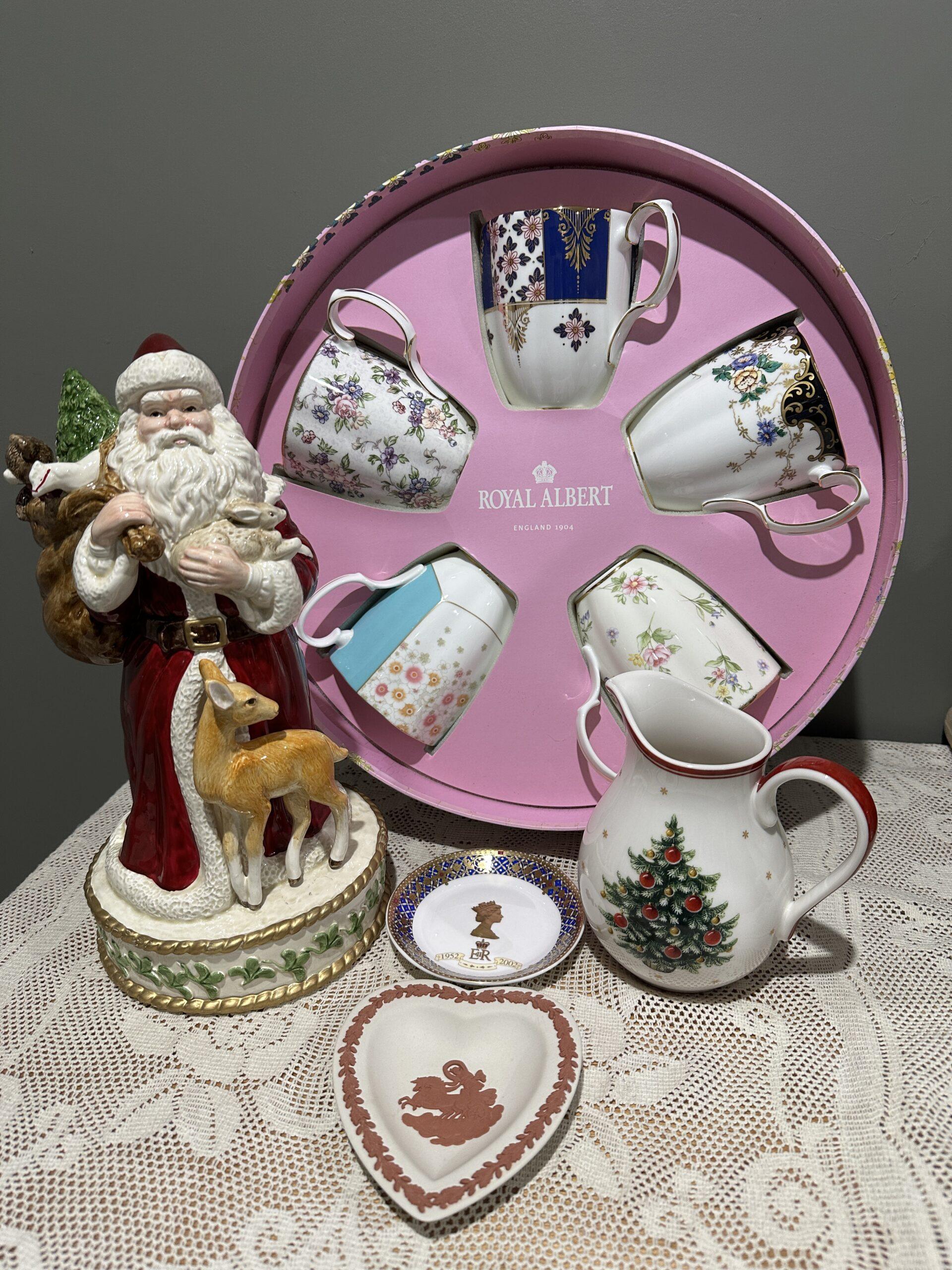 Sneak Peek For The Week – Royal Albert 100 Years Mug Set In Box, Otagiri For Enesco Large Musical Santa Figurine, Wedgwood Terracotta On White Heart Shaped Dish, Villeroy Boch Christmas Milk Jug, Sadler Queen Elizabeth Golden Jubilee Coaster