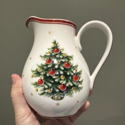 Stunning Villeroy Boch Toys Delight Christmas Milk Jug / Creamer With Gold Stars