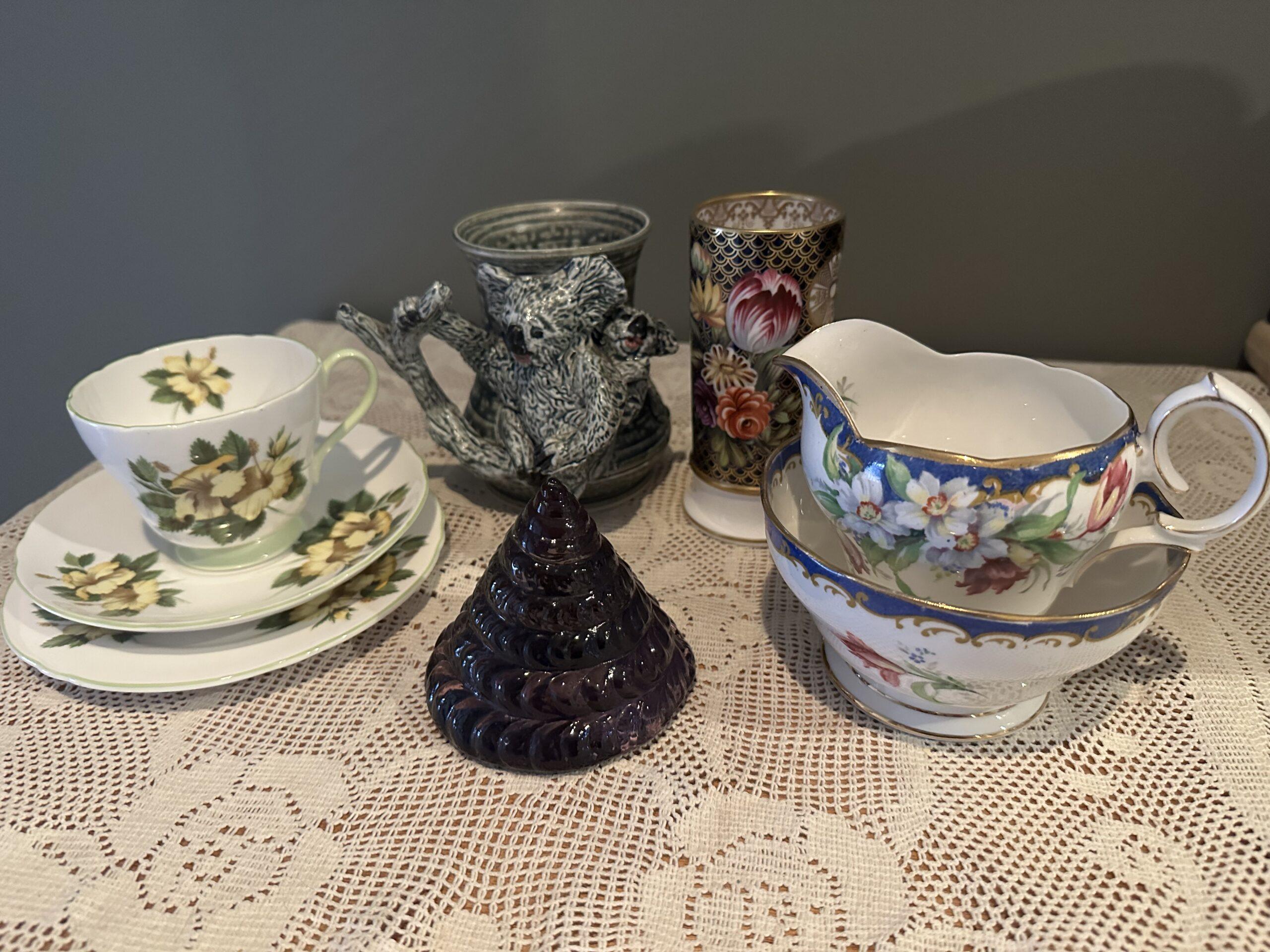 Sneak Peek For The Week – Shelley Hibiscus Trio, Caslake And Pedler Art Glass Shell, Hellfire Pottery Koala Mug, Spode Regency Vase, Bell China Narcissus Sugar And Creamer