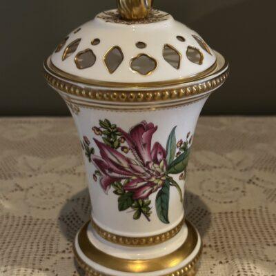 Spode Heavily Gilt Stafford Flowers Pot Pourri Jar With Cover And Pierced Lid In Original Box