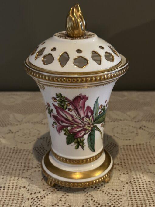 Spode Heavily Gilt Stafford Flowers Pot Pourri Jar With Cover And Pierced Lid In Original Box