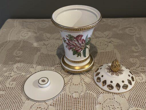 Spode Heavily Gilt Stafford Flowers Pot Pourri Jar With Cover And Pierced Lid In Original Box - Image 4