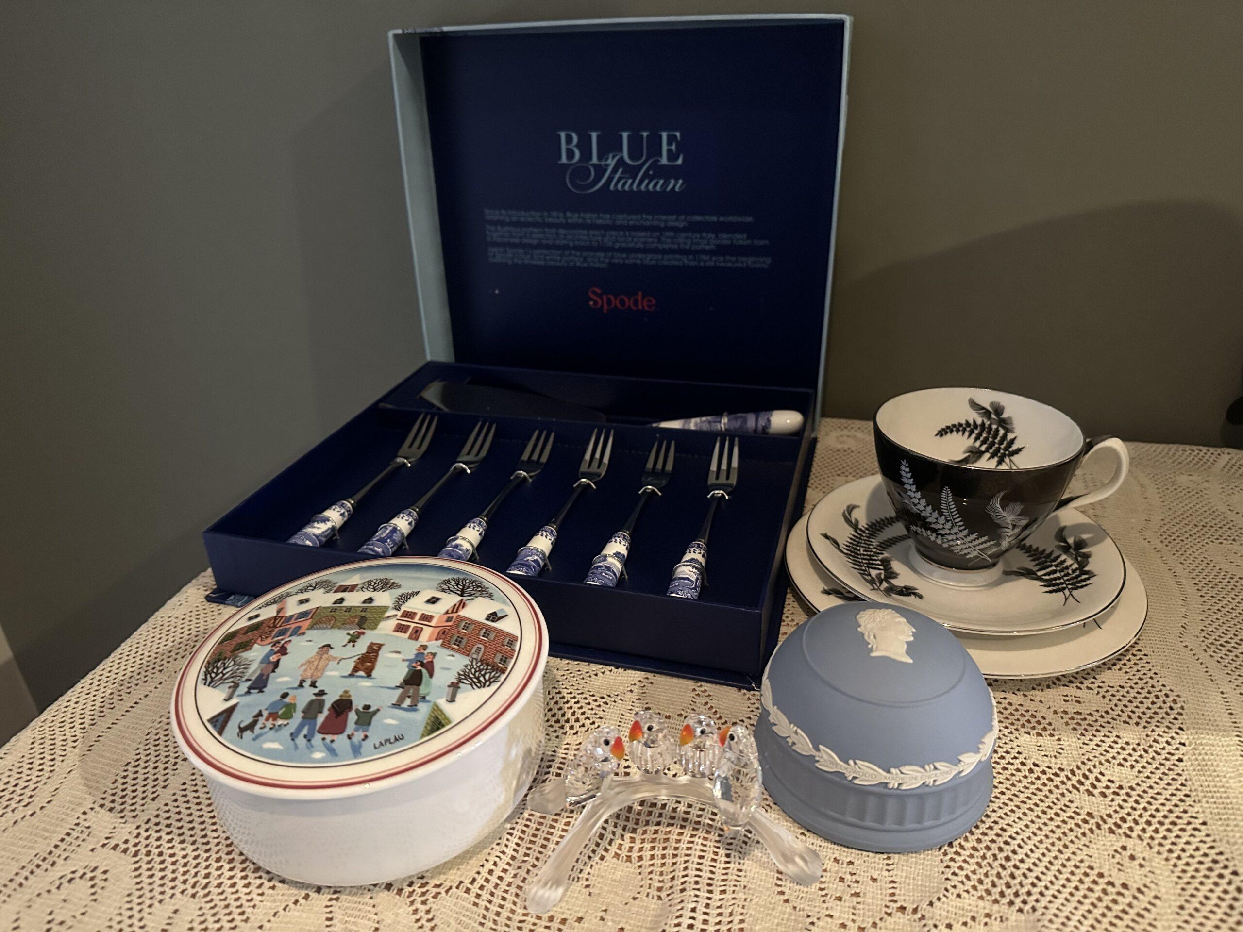 Sneak Peek For The Week – Villeroy Boch Large Naif Trinket Box, Spode Italian Boxed Cake Set , Swarovski Lovebirds Figurine, Royal Albert Night And Day Trio, Wedgwood Jasperware Paperweight