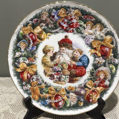 Royal Albert Christmas Garland Decorative Plate