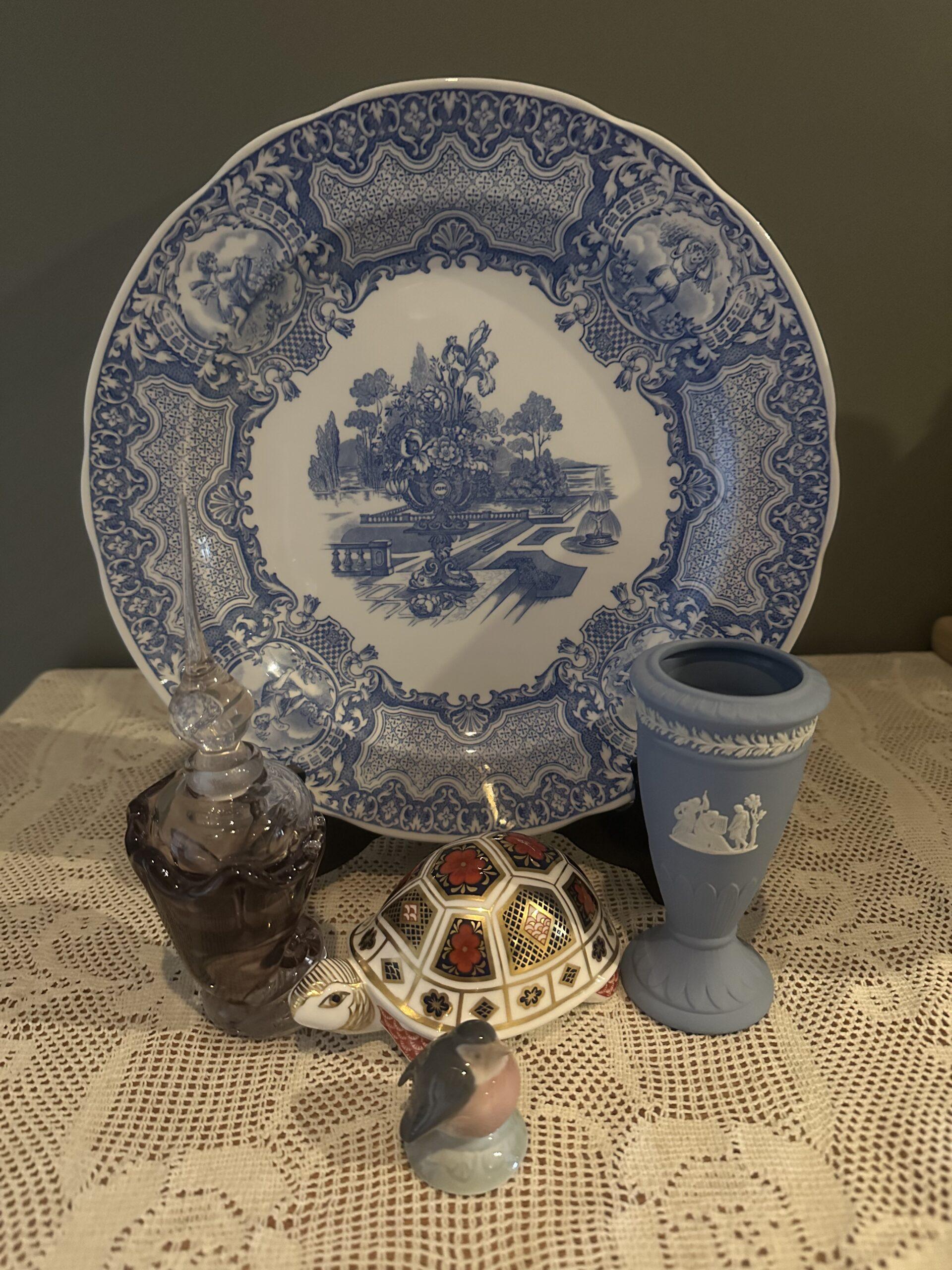 Sneak Peek For The Week – Art Glass Shell Shaped Perfume Bottle, Wedgwood Jasperware Posy Vase, Royal Copenhagen Robin Figurine, Royal Crown Derby Tortoise Paperweight, Spode Blue Room Seasons Display Plate