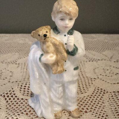 Royal Doulton Small Figurine - Sleepyhead HN3761