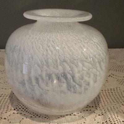 Vintage Rob Knottenbelt Hand Blown And Signed Opalescent Glass Posy Vase - 1986