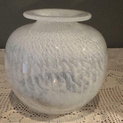 Vintage Rob Knottenbelt Hand Blown And Signed Opalescent Glass Posy Vase - 1986