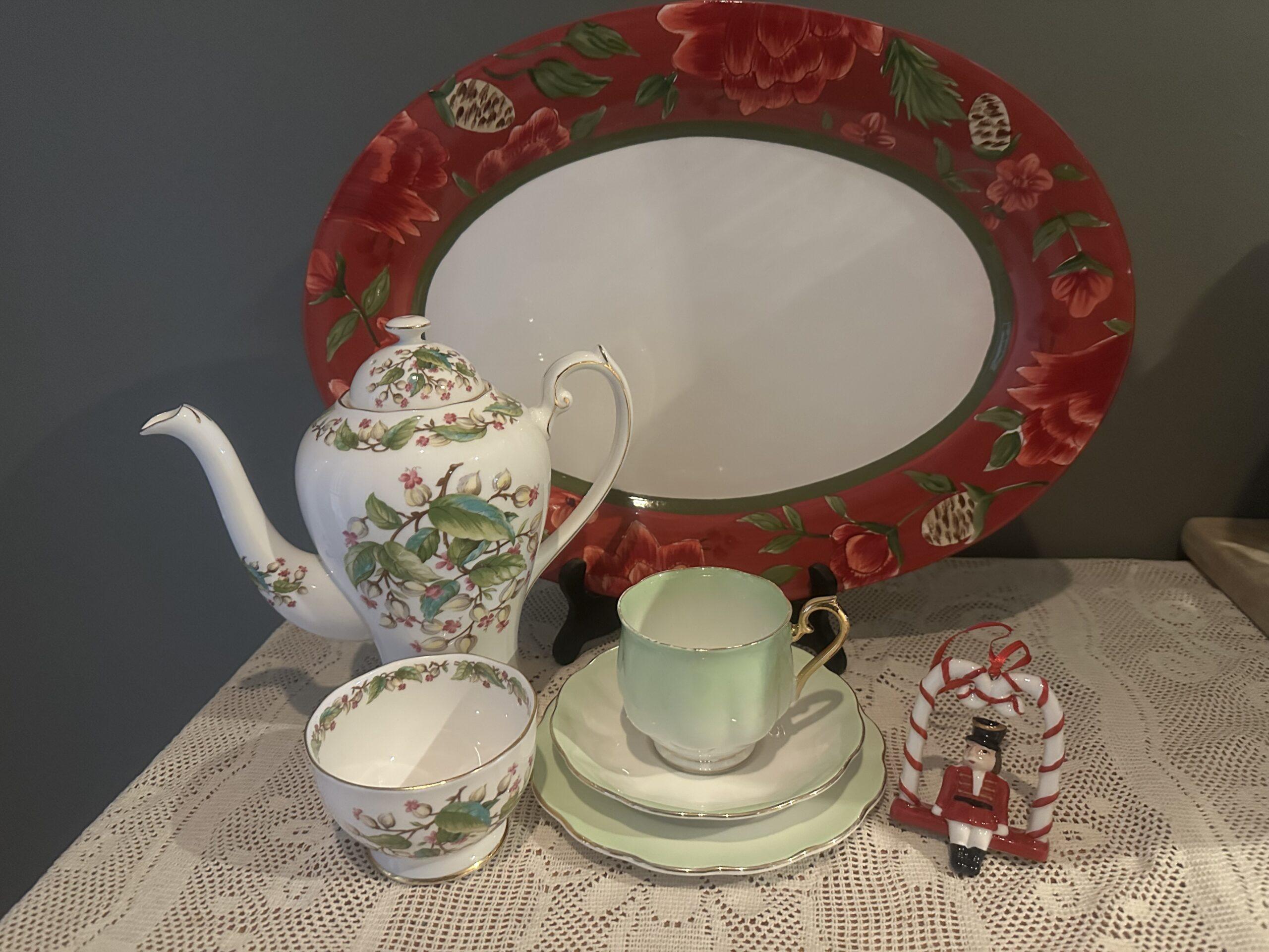 Sneak Peek For The Week – Roslyn China Linden Lea Coffee Pot And Sugar Bowl, Royal Doulton Festive Home Serving Tray, Royal Albert rainbow Series Green Trio, Villeroy Boch Toy Soldier Tree Bauble