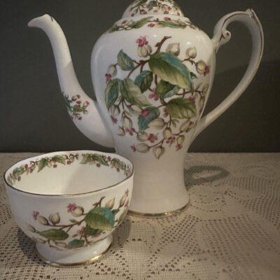 Vintage Roslyn China Linden Lea Large Coffee Pot And Matching Sugar Bowl