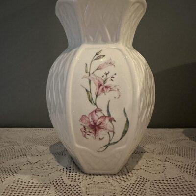 Belleek Irish Porcelain Large Country Trellis Vase With Pink Lilies