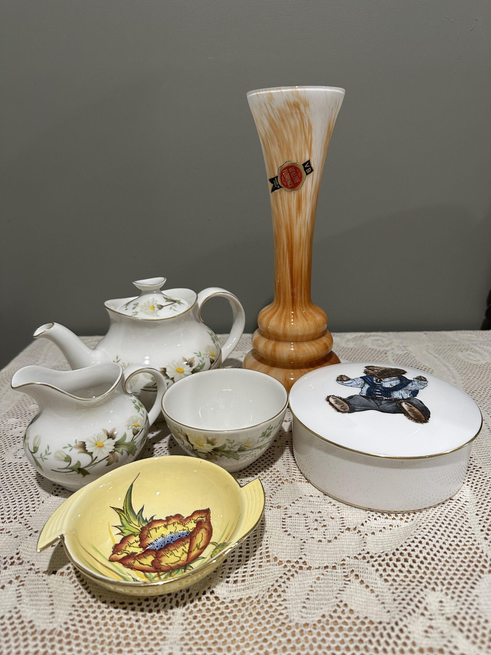 Sneak Peek For The Week – Vetreria Barbieri Cased Glass Italian Vase, Wedgwood Ralph Lauren Polo Bear Large Trinket Box, Carlton Ware Art Deco Iceland Poppy Trinket Dish, Rare Royal Doulton Clairmont Teaset For One